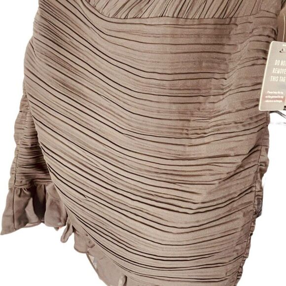 Express | One Puff Shoulder Ruched Ruffle Mini Dress Size M | NWT - Picture 9 of 13